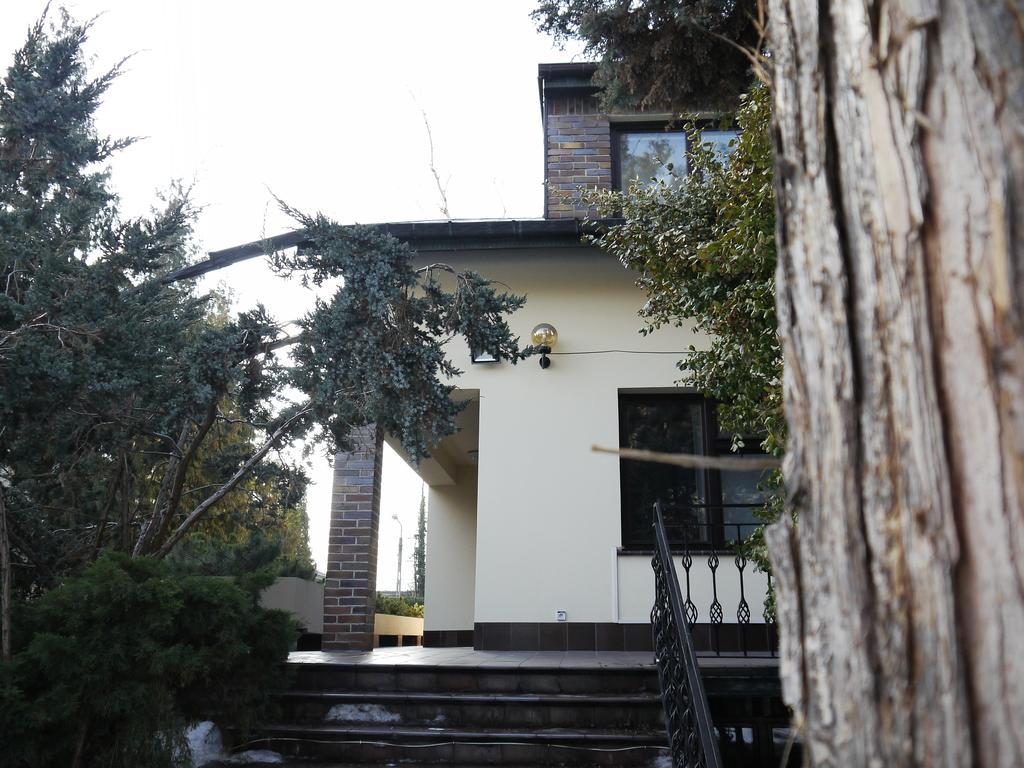Guest House Villa Arkadia Warschau Buitenkant foto